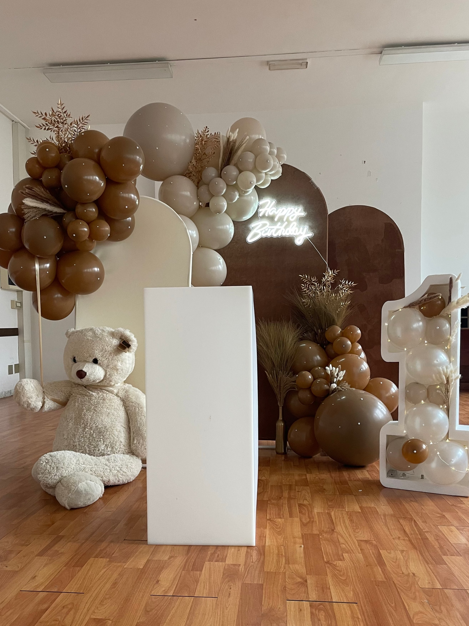 Allestimento compleanno a Torino con palloncini boho chic